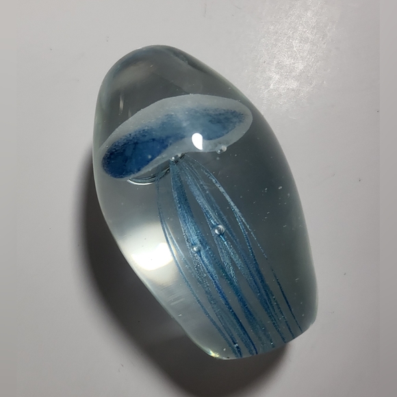 🕳️ Hand Blown Blue Jelly Fish Paperweight Art Piece (solid glass) - Picture 5 of 10